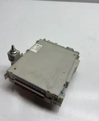 Lexus GS 300 350 430 450H Fuse module 8267030230