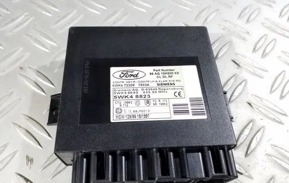 Ford Focus Comfort/convenience module 5WK47220E 5WK48823 98AG15K600EE