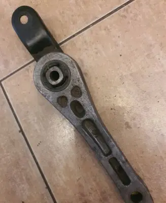 Engine mount bracket