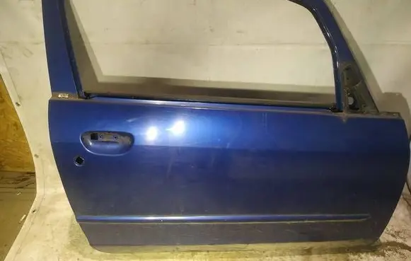 Mitsubishi Colt Front door melynos