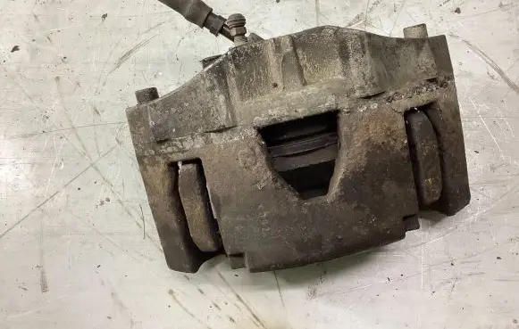 Volvo XC90 Front brake caliper 30657307