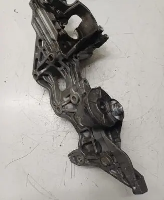 Volkswagen Golf VII Generator/alternator bracket 04L903143B