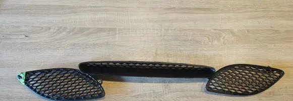 Dodge Durango Bonnet/hood grill 68309356AB 68309357AB