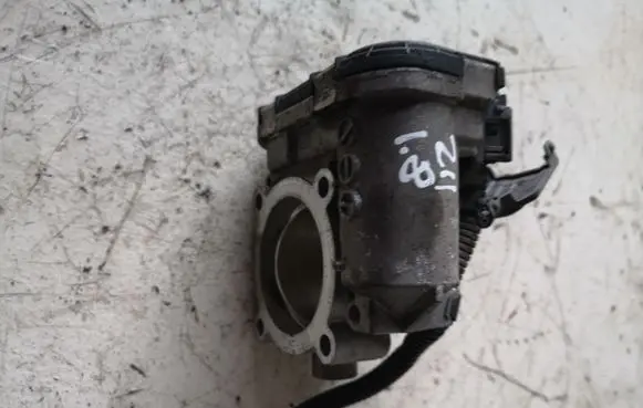 Mercedes-Benz E W211 Throttle valve A1110980109