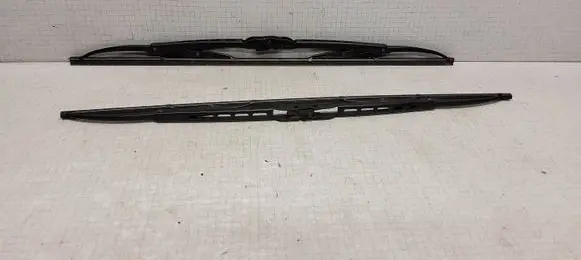 Volkswagen Transporter - Caravelle T4 Front wiper blade arm