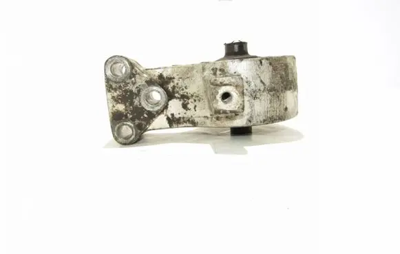 Mitsubishi Space Star Engine mount bracket