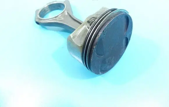 Piston