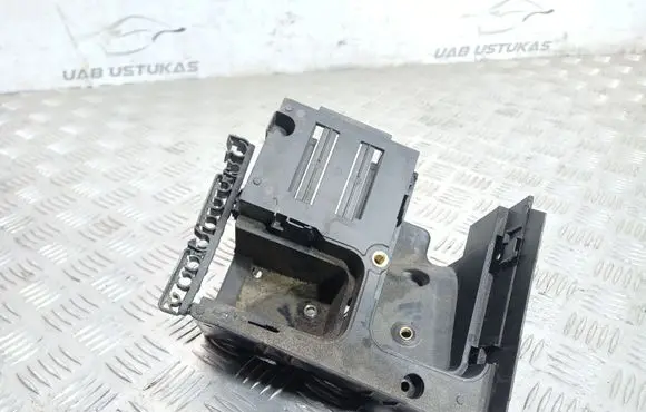 Volkswagen PASSAT B7 Other engine bay part 1K0907361B