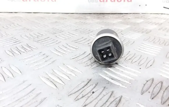 Volkswagen Golf IV Air conditioning (A/C) pressure sensor 1J0959139B