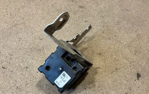 Mercedes-Benz E W214 Horn signal A2239016902 A2145451300