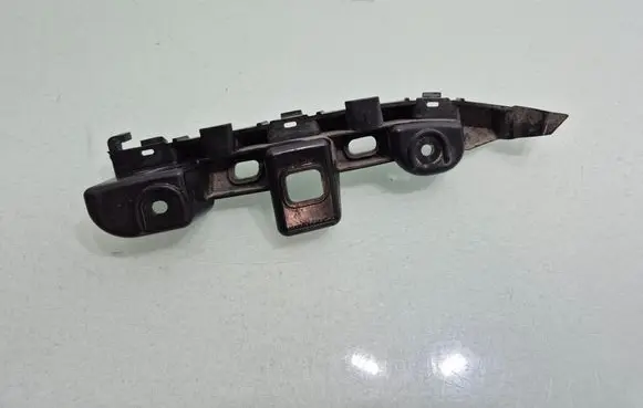 Volkswagen PASSAT B7 Front bumper mounting bracket 3AA807184