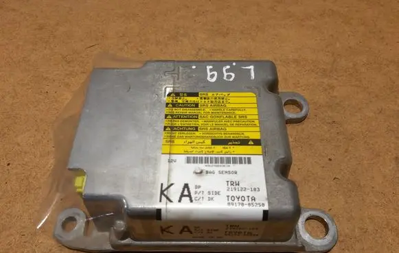 Toyota Avensis T270 Airbag control unit/module 8917005250 219122103