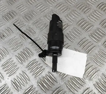 Audi Q7 4M Windscreen/windshield washer pump 6R0955681