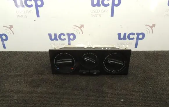 Volkswagen Golf IV Climate control unit D131