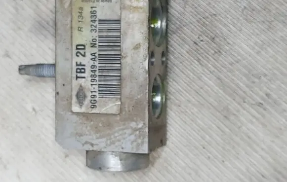 Air conditioning (A/C) expansion valve