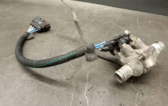 Renault Scenic III - Grand scenic III Coolant heater control valve 1355163