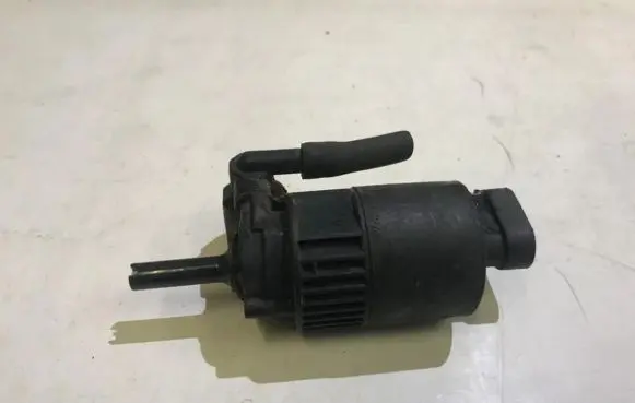 Renault Megane I Windscreen/windshield washer pump 7700821782