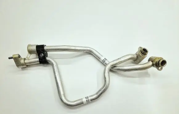 BMW M5 F90 Fuel line pipe 8094806 17228094806 8094807