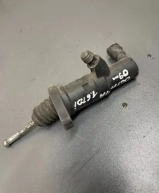 Skoda Octavia Mk2 (1Z) Clutch master cylinder 1K0721261L