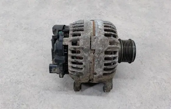 Volkswagen Golf V Generator/alternator 06F903023F