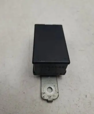 Mitsubishi Pajero Wing mirror control module MR583832