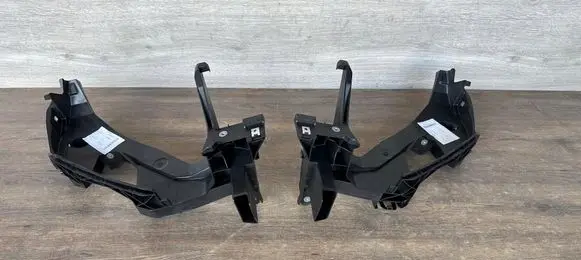 Audi Q4 Sportback e-tron Headlight/headlamp mounting bracket 89A805326B