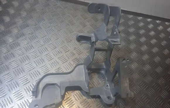 Audi A8 S8 D4 4H Brake pedal bracket assembly 4G1723117
