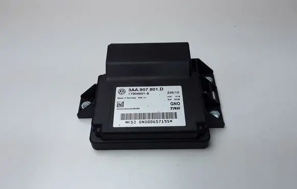 Volkswagen Tiguan Hand brake control module 3AA907801D