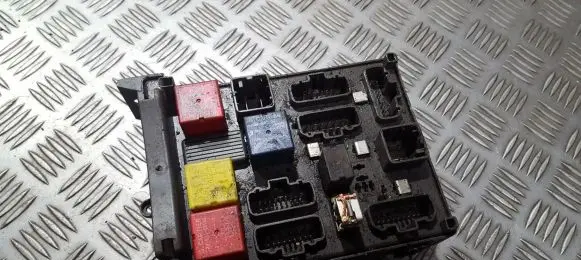 Renault Laguna II Fuse box set 8200148810A 518002217