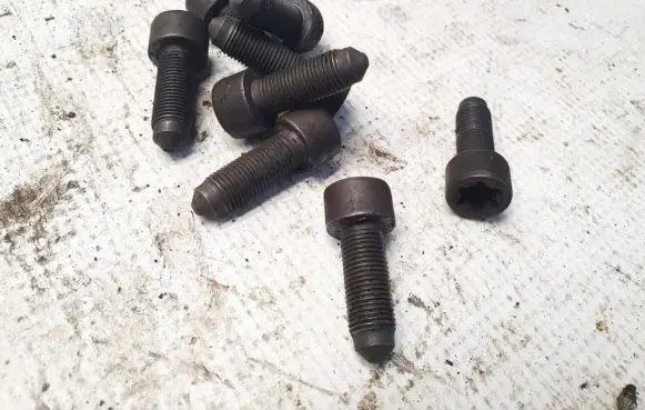 Mercedes-Benz C W202 Nuts/bolts 