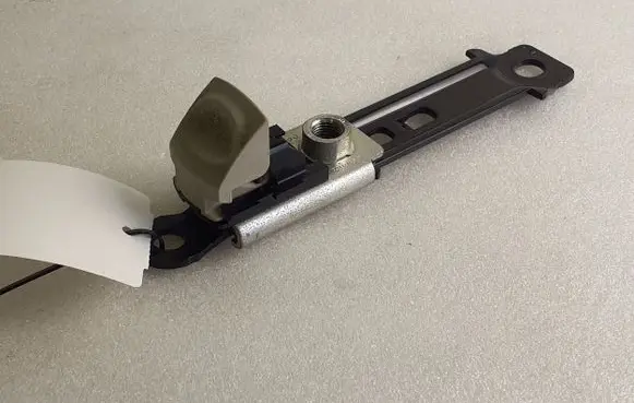 Hummer H3 Seat belt adjustment rail 2027492 22106