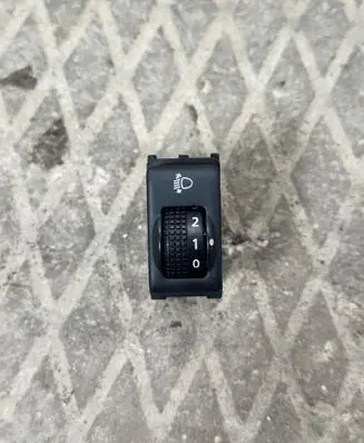 Nissan Micra Headlight level height control switch 32210