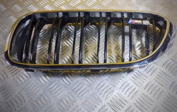 BMW M5 F90 Front bumper upper radiator grill