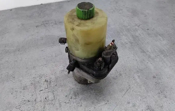 Skoda Fabia Mk2 (5J) Power steering pump