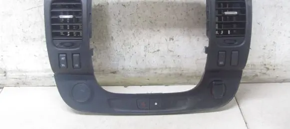 Renault Trafic III (X82) Radio/GPS head unit trim 682607479R