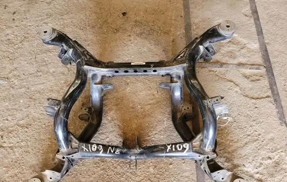 Volkswagen Touareg II Rear subframe 7P0500041 7P0616571