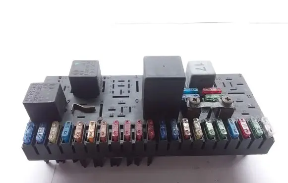 Audi 100 200 5000 C3 Fuse module 443941822A 896113