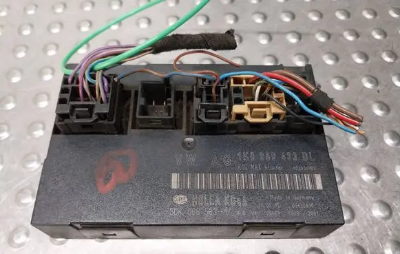Skoda Octavia Mk2 (1Z) Comfort/convenience module S26383357 1K0959433BL