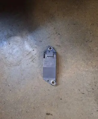 Mercedes-Benz E W211 Airbag deployment crash/impact sensor A0018209326 25571179A4
