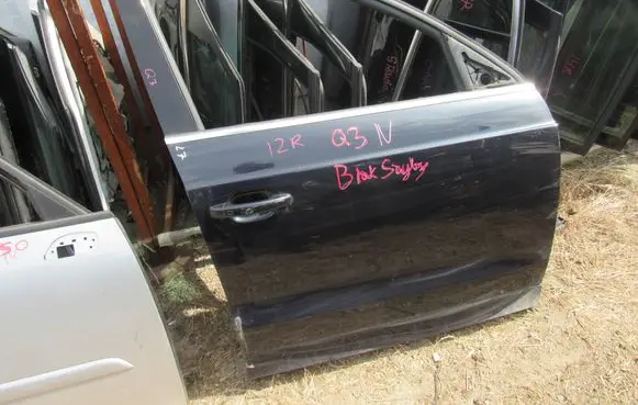 Audi Q3 8U Front door