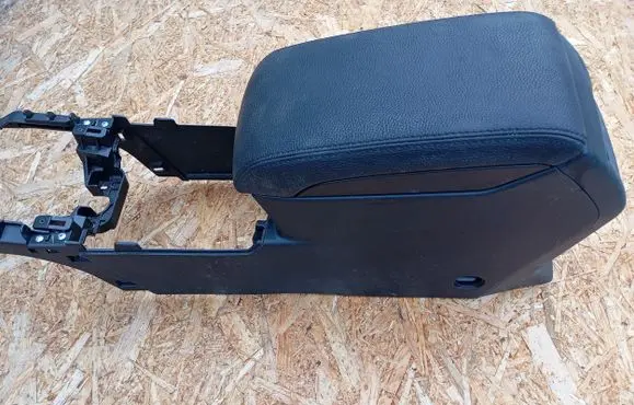 Subaru Outback Center console 92113AJ000 92174AJ000