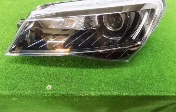 Skoda Superb B8 (3V) Headlight/headlamp 3V1941015B