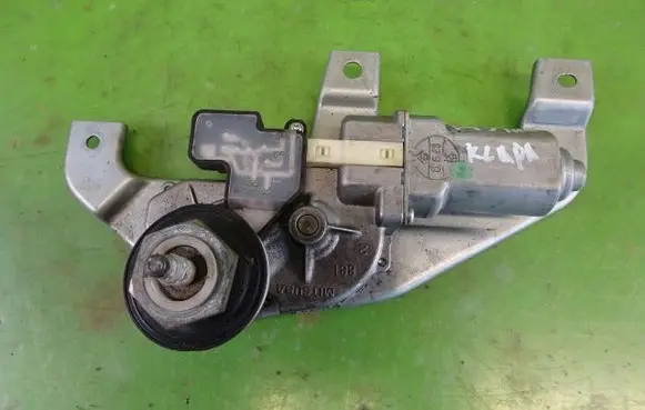 Suzuki Swift I Rear window wiper motor