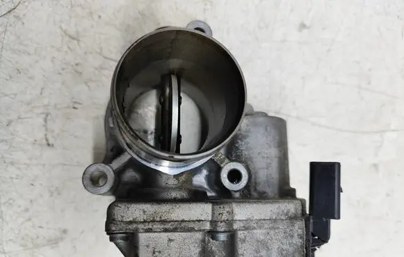 Suzuki Grand Vitara II Throttle valve A2C53107575 8200736114 7701062300