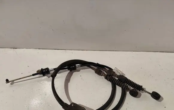 Volvo XC70 Gear shift cable linkage 8070851 9143964