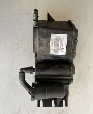 Active carbon filter fuel vapour canister