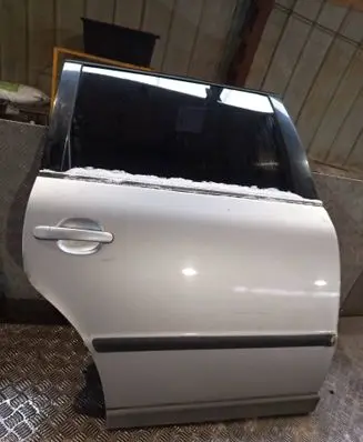 Volkswagen PASSAT B5.5 Rear door