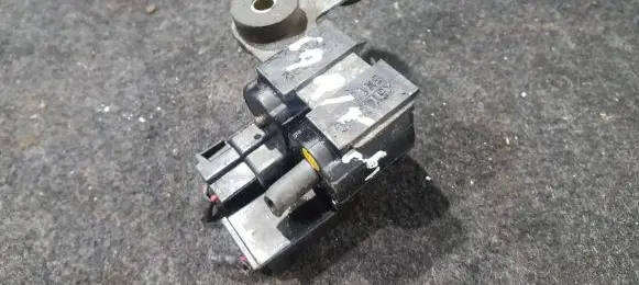 Mitsubishi Carisma Turbo solenoid valve k5t49682 NENUSTTAYTA