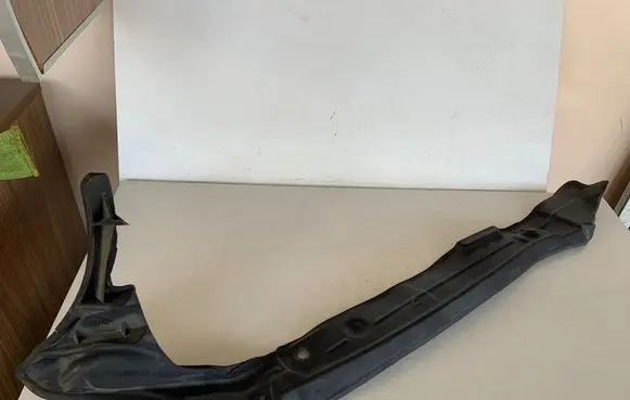 Audi Q7 4L Fender end trim 4L0821112