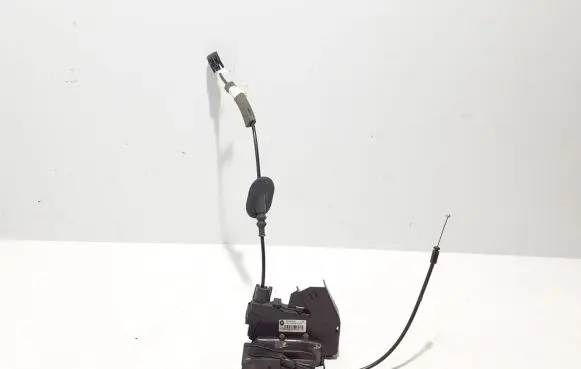 Renault Talisman Rear door lock 825032679R